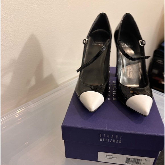 Stuart Weitzman Black and White Patent Leather Pump - Picture 2 of 12